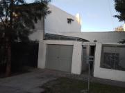 Casa en venta 4 Dormitorios 2 Baños Cocheras 300Mts2...