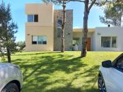 Casa en venta 4 Dormitorios 3 Baños Cochera 1.000Mts2...