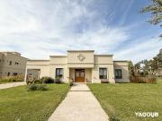 Casa en venta 4 Dormitorios 4 Baños Coronel Brandsen