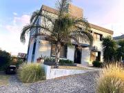 Casa en venta 4 Dormitorios 6 Baños Cochera 1.700Mts2 La...