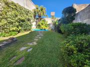 Casa en venta 4 dormitorios, con pileta y cochera.Apto...