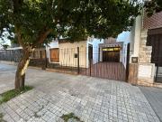 Casa en venta 4 dormitorios barrio Colon