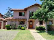 Casa en Venta 4 dormitorios más servicios. La Reina