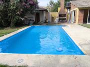 Casa en venta, 4 dormitorios, quincho, piscina, parque,...