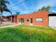 CASA EN VENTA 4 DORMITORIOS REFACCIONAR O DEMOLER