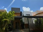 Casa en Venta, 4 Rec?maras con ba?o, alberca, jard?n,...