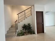 CASA EN VENTA 4 RECAMARAS, ALBERCA, FAMILY ROOM, AV....