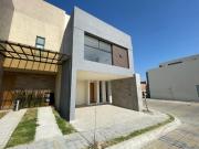 Casa en venta, 4 recámaras, Barrio Cascatta, Lomas de...