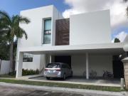 Casa en Venta, 4 Recámaras, Doble Terreno, Piscina,...