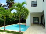 Casa en Venta, 4 Recámaras, Doble Terreno, Piscina,...