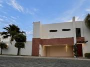 Casa en venta, 4 Recamaras, Jard?n 180m2, Lomas de...