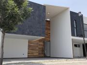 Casa en venta, 4rec?maras, dise?o arquitect?nico...