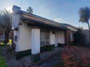 Casa en venta a reciclar 59 bis esquina 146 Los Hornos