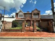 Casa en venta 5 Amb en Villa Sarmiento c/pileta