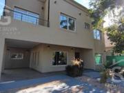 Casa en venta 5 ambiente Barrio privado Haras Maria...
