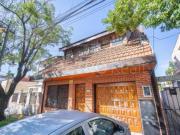 Casa en venta 5 ambientes con cochera cubierta y patio...