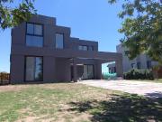 Casa en Venta, 5 Ambientes, en Barrio Golf, El Cantón,...