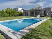 Casa en Venta, 5 Ambientes, en Barrio Golf, El Cantón,...