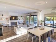 Casa en Venta, 5 Ambientes, en Barrio Haras de Santa...