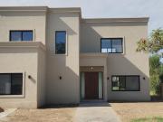 Casa en Venta, 5 Ambientes, en Barrio Norte, El Cantón,...