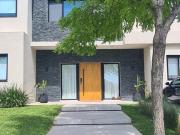 Casa en venta 5 dormitorios al lago