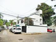Casa en Venta, 5 Recámaras, Doble Esquina, Calle Jaleb,...