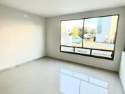 CASA EN VENTA 5 RECAMARAS EN FRACCIONAMIENTO EXPLANADA SUR