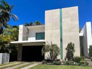 Casa en Venta, 5 Recamaras, Frente Laguna, Jacuzzi,...