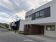 Casa en venta, 5 recámaras, roof, Jardín 32m2, Lomas de...