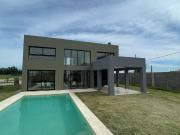 CASA EN VENTA 5AMB C/ PILETA LAGOS DE CANNING CANNING
