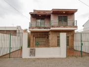 CASA EN VENTA 5AMB EN MUNRO