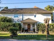 Casa en Venta 6 Amb. Doble Lote Pileta Acacias Blancas...