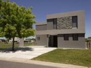 Casa en venta 6 ambientes en barrio San Matias