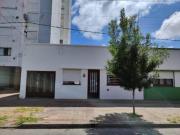 Casa en venta 6 e/ 67 y 68 2 Dormitorios