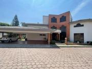 Casa en venta, 6 recámaras, hermoso jardín, Cholula Puebla