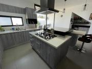 CASA EN VENTA A 1 MIN DE PERIFERICO, EN RESIDENCIAL SAC UH