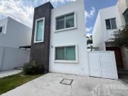 Casa en Venta, a 1 min. del Chedraui de Lomas, 2...