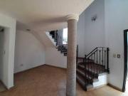 Casa en venta, a 2 minutos de Liverpool Moraleda Casa en venta, a 2 minutos de Liverpool Moraleda