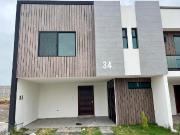 CASA EN VENTA A 3 MIN DE BLVD FORJADORES, PUEBLA