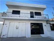 Casa en venta a 5 min de Real Center con local y terraza