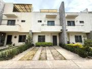 Casa en Venta a 5 Min de Walmart Calandrias | Roof... Casa en Venta a 5 Min de Walmart Calandrias | Roof...