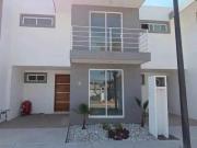 CASA EN VENTA A 5 MINUTOS DE TRES CRUCES