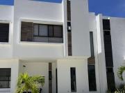 CASA EN VENTA A 8 MINUTOS DE LA PLAYA