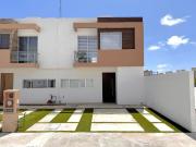 CASA EN VENTA A CINCO MINÚTOS DEL CENTRO DE VILLA DE...