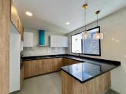 Casa en venta a dos calles de Calz. Zavaleta y la Recta...