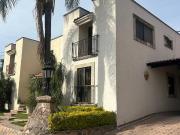 CASA EN VENTA A ESPALDAS DE BALCONES DEL CAMPESTRE LEON...