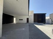 Casa en Venta a estrenar 1 nivel con alberca Uro Carr...
