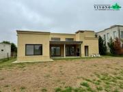 Casa en Venta a estrenar en Barrio San Sebastian Área 1...