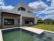 Casa en VENTA a estrenar en Carpinchos