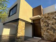 CASA EN VENTA A ESTRENAR EN PRIVADA ZENTURA, CHOLUL